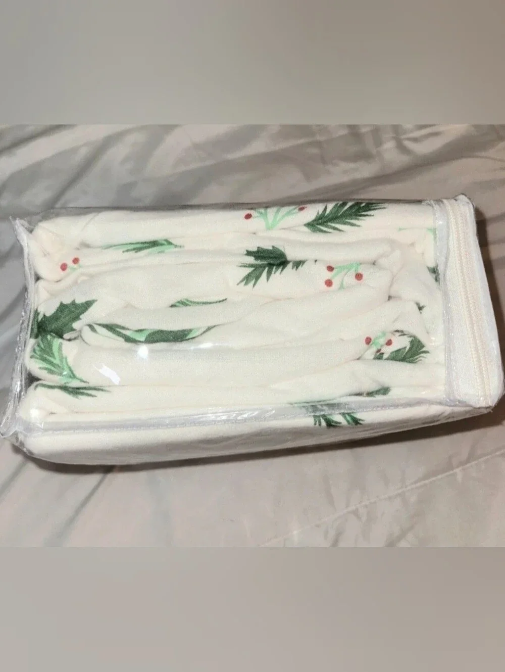 Twin 3-Piece Flannel Sheet Set in White with Green Leaf Print
